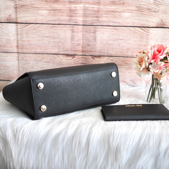 ♥️SALE♥️🎗Michael Kors Selma Medium Set - Picture 6 of 6